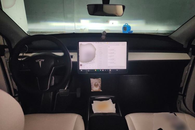 Used Tesla Model Y 2022 Revised Version Long-Range All-Wheel Drive Center Console