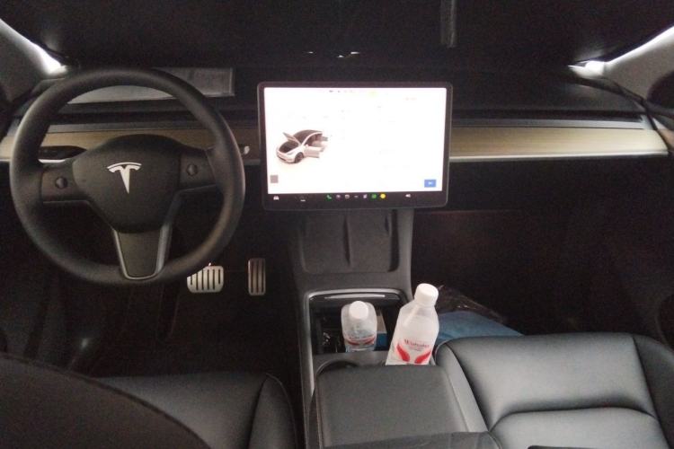 Used Tesla Model Y 2022 Revised Version Long-Range All-Wheel Drive Center Console