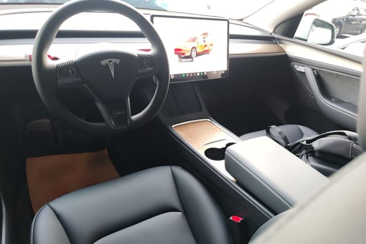 Used Tesla Model Y 2022 Rear-Wheel-Drive Version Center Console