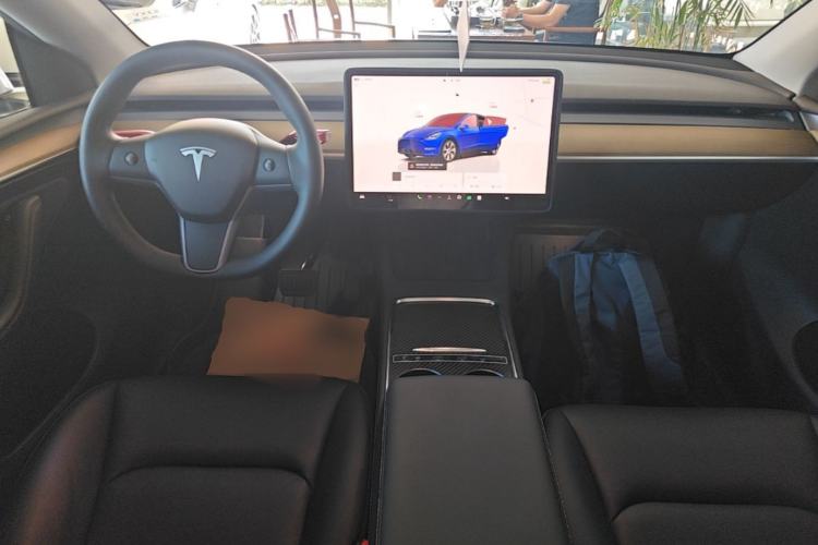 Used Tesla Model Y 2022 Rear-Wheel-Drive Version Center Console