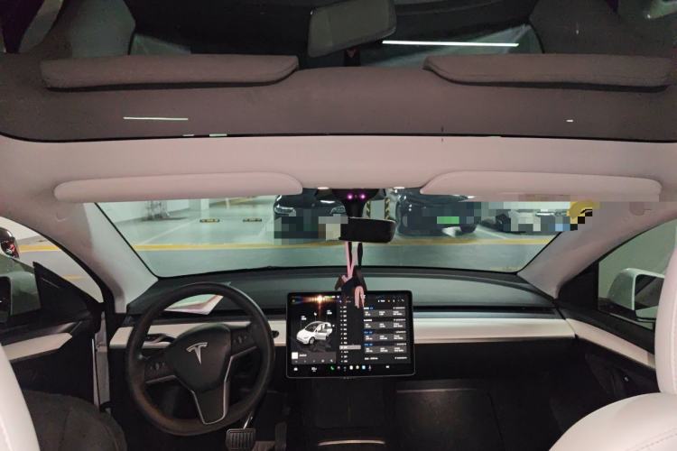 Used Tesla Model Y 2022 Rear-Wheel-Drive Version Center Console