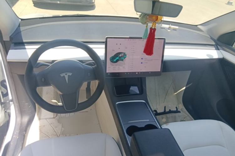 Used Tesla Model Y 2022 Revised Version Rear-Wheel Drive Center Console
