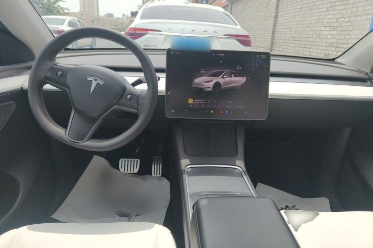 Used Tesla Model Y 2022 Performance High-Performance All-Wheel-Drive Version Center Console