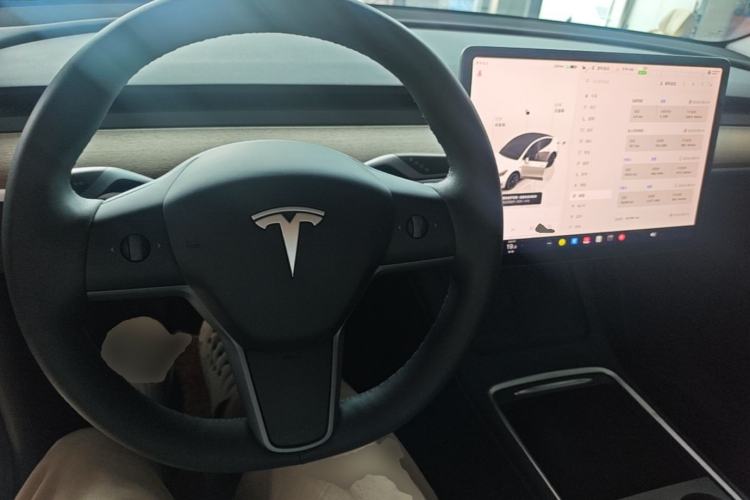 Used Tesla Model Y 2022 Rear-Wheel-Drive Version Center Console