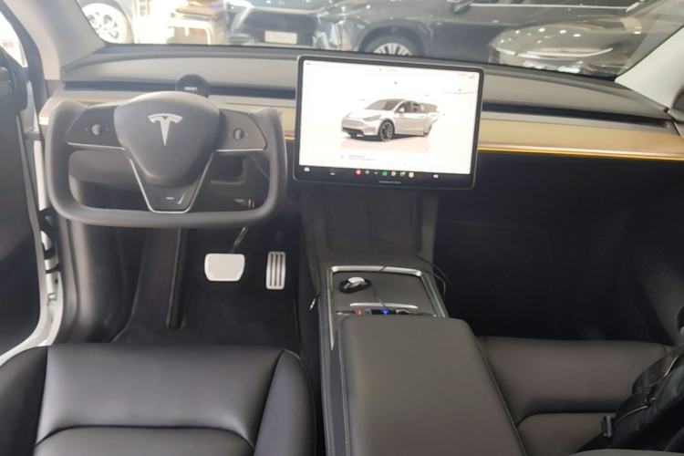 Used Tesla Model Y 2022 Performance High-Performance All-Wheel-Drive Version Center Console