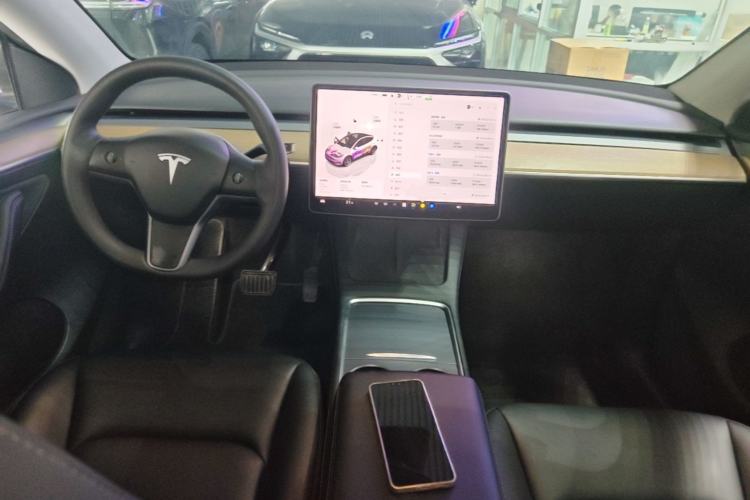 Used Tesla Model Y 2022 Rear-Wheel-Drive Version Center Console