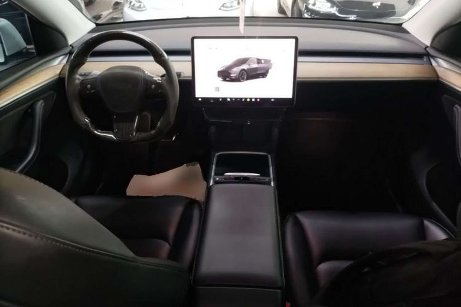 Used Tesla Model Y 2022 Long-Range All-Wheel-Drive Version Center Console