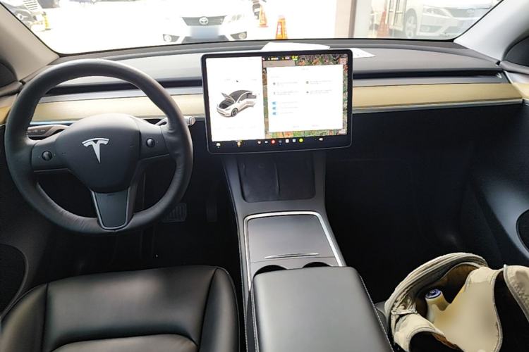 Used Tesla Model Y 2022 Revised Version Rear-Wheel Drive Center Console