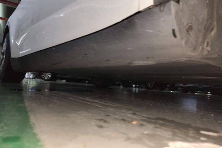 Used Tesla Model Y 2022 Revised Version Rear-Wheel Drive Chassis Front Right
