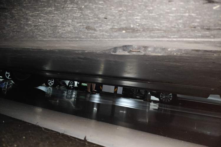 Used Tesla Model Y 2022 Long-Range All-Wheel-Drive Version Chassis Front Right