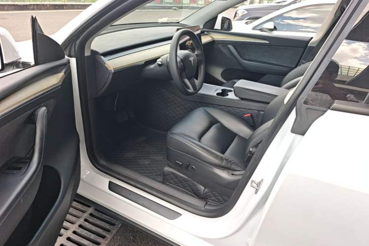 Used Tesla Model Y 2022 Revised Version Long-Range All-Wheel Drive Driver Seat