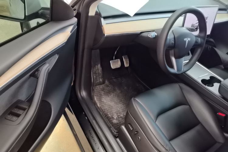 Used Tesla Model Y 2022 Rear-Wheel-Drive Version Driver Seat