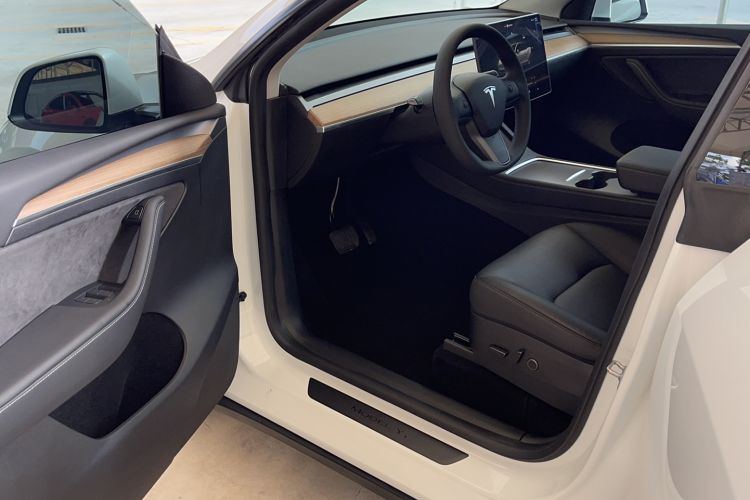 Used Tesla Model Y 2022 Rear-Wheel-Drive Version Driver Seat