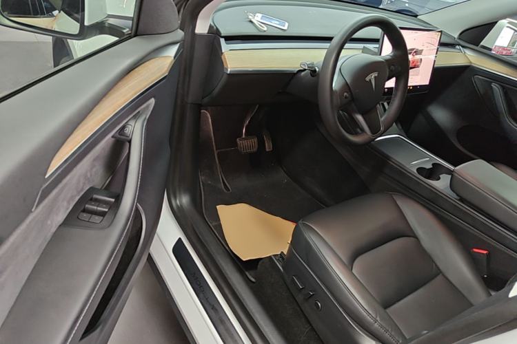Used Tesla Model Y 2022 Rear-Wheel-Drive Version Driver Seat