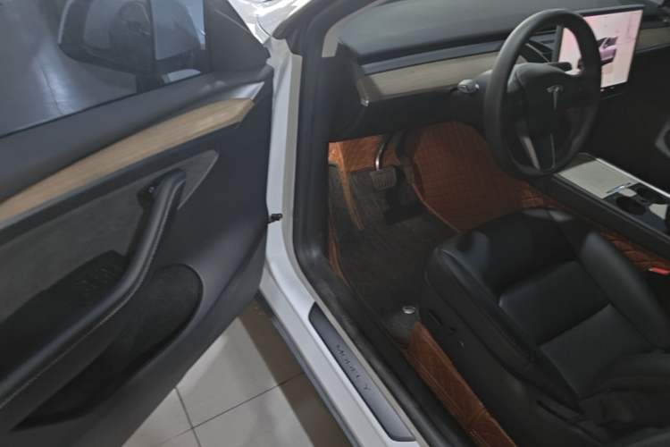 Used Tesla Model Y 2022 Revised Version Rear-Wheel Drive Driver Seat