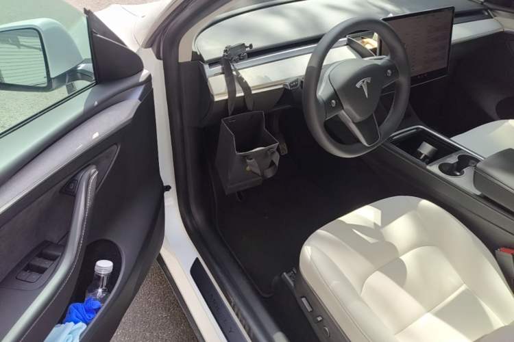 Used Tesla Model Y 2022 Rear-Wheel-Drive Version Driver Seat