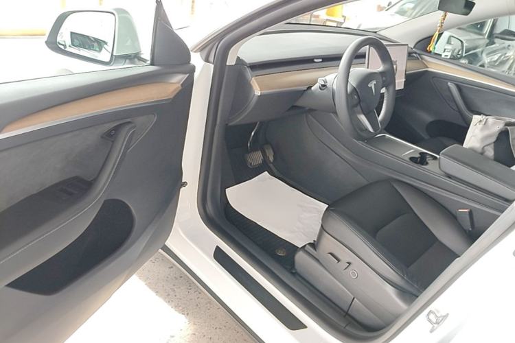 Used Tesla Model Y 2022 Rear-Wheel-Drive Version Driver Seat