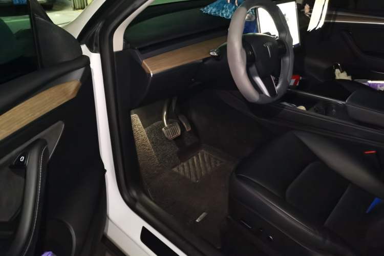 Used Tesla Model Y 2022 Rear-Wheel-Drive Version Driver Seat