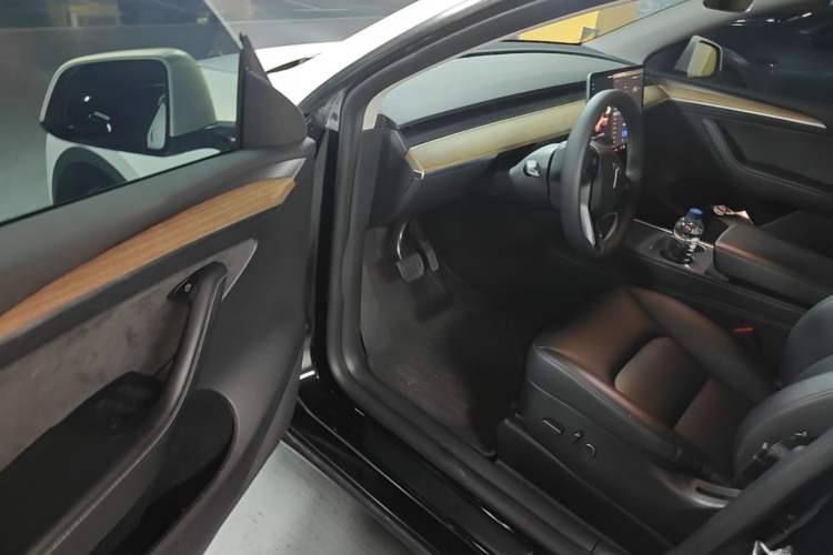 Used Tesla Model Y 2022 Revised Version Rear-Wheel Drive Driver Seat