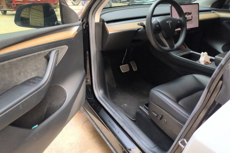 Used Tesla Model Y 2022 Rear-Wheel-Drive Version Driver Seat