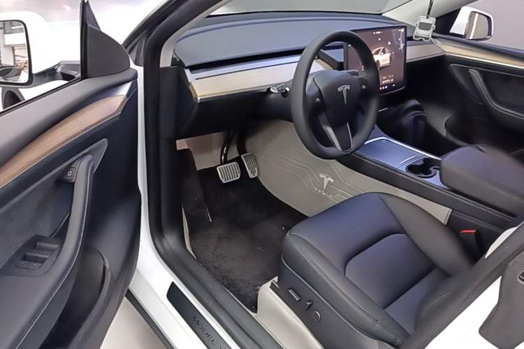 Used Tesla Model Y 2022 Revised Version Rear-Wheel Drive Driver Seat