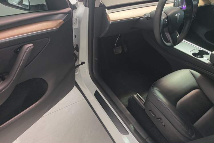 Used Tesla Model Y 2022 Rear-Wheel-Drive Version Driver Seat
