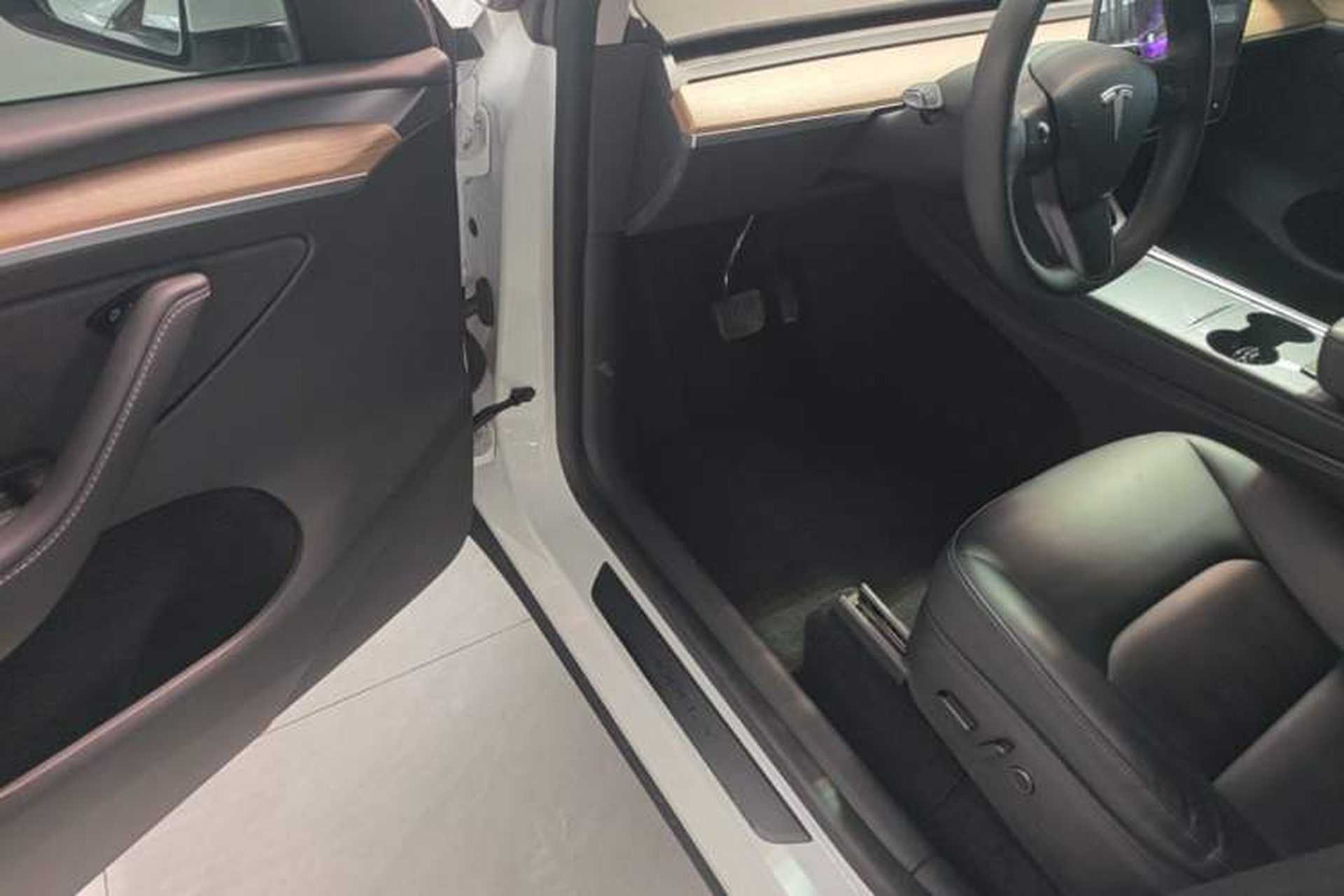 Used Tesla Model Y 2022 Rear-Wheel-Drive Version Driver Seat