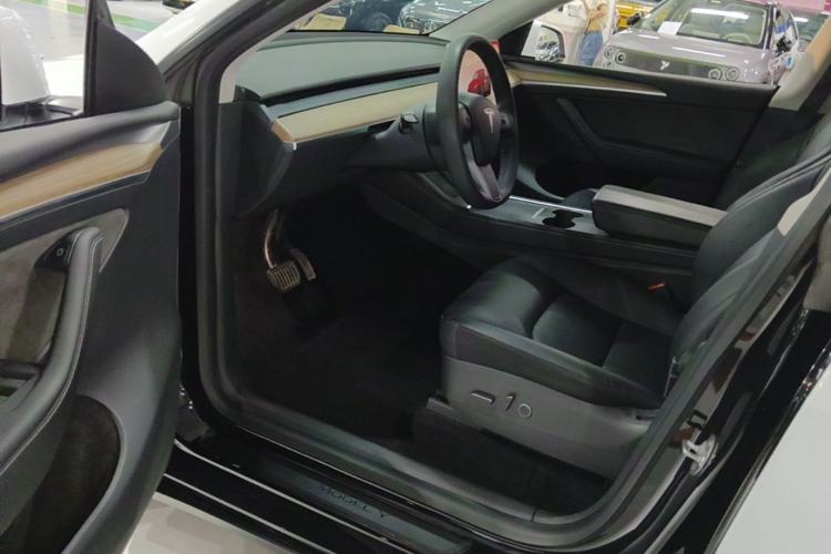 Used Tesla Model Y 2022 Rear-Wheel-Drive Version Driver Seat