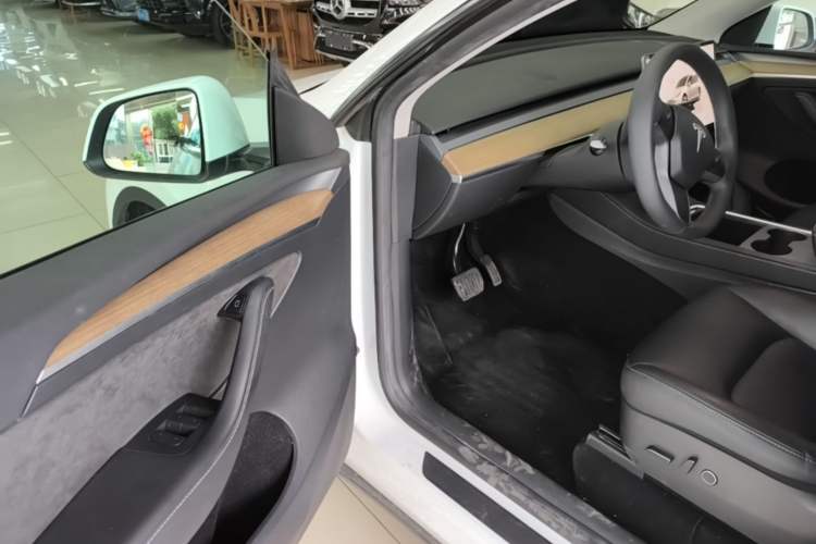 Used Tesla Model Y 2022 Revised Version Rear-Wheel Drive Driver Seat
