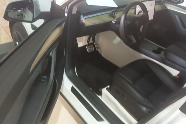 Used Tesla Model Y 2022 Revised Version Long-Range All-Wheel Drive Driver Seat