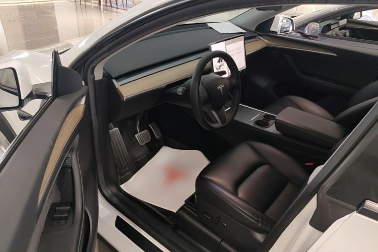 Used Tesla Model Y 2022 Rear-Wheel-Drive Version Driver Seat