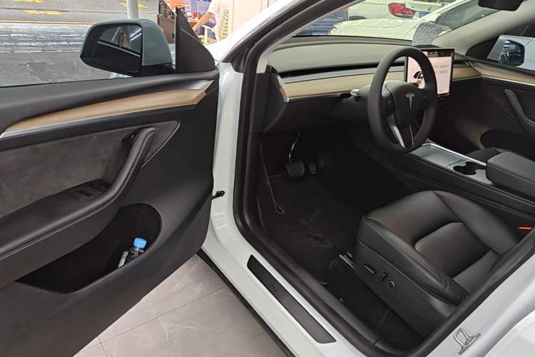 Used Tesla Model Y 2022 Rear-Wheel-Drive Version Driver Seat