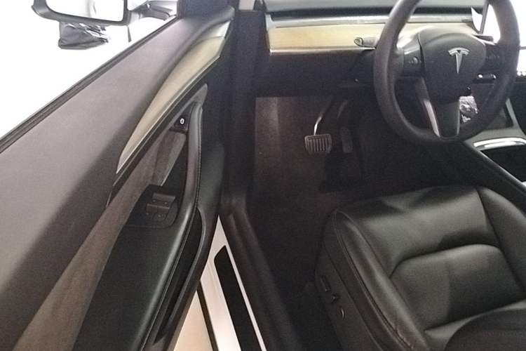 Used Tesla Model Y 2022 Rear-Wheel-Drive Version Driver Seat