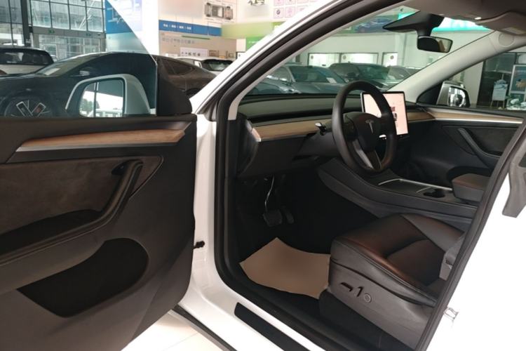 Used Tesla Model Y 2022 Rear-Wheel-Drive Version Driver Seat