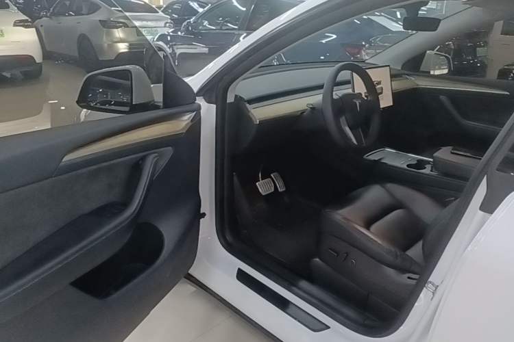 Used Tesla Model Y 2022 Performance High-Performance All-Wheel-Drive Version Driver Seat