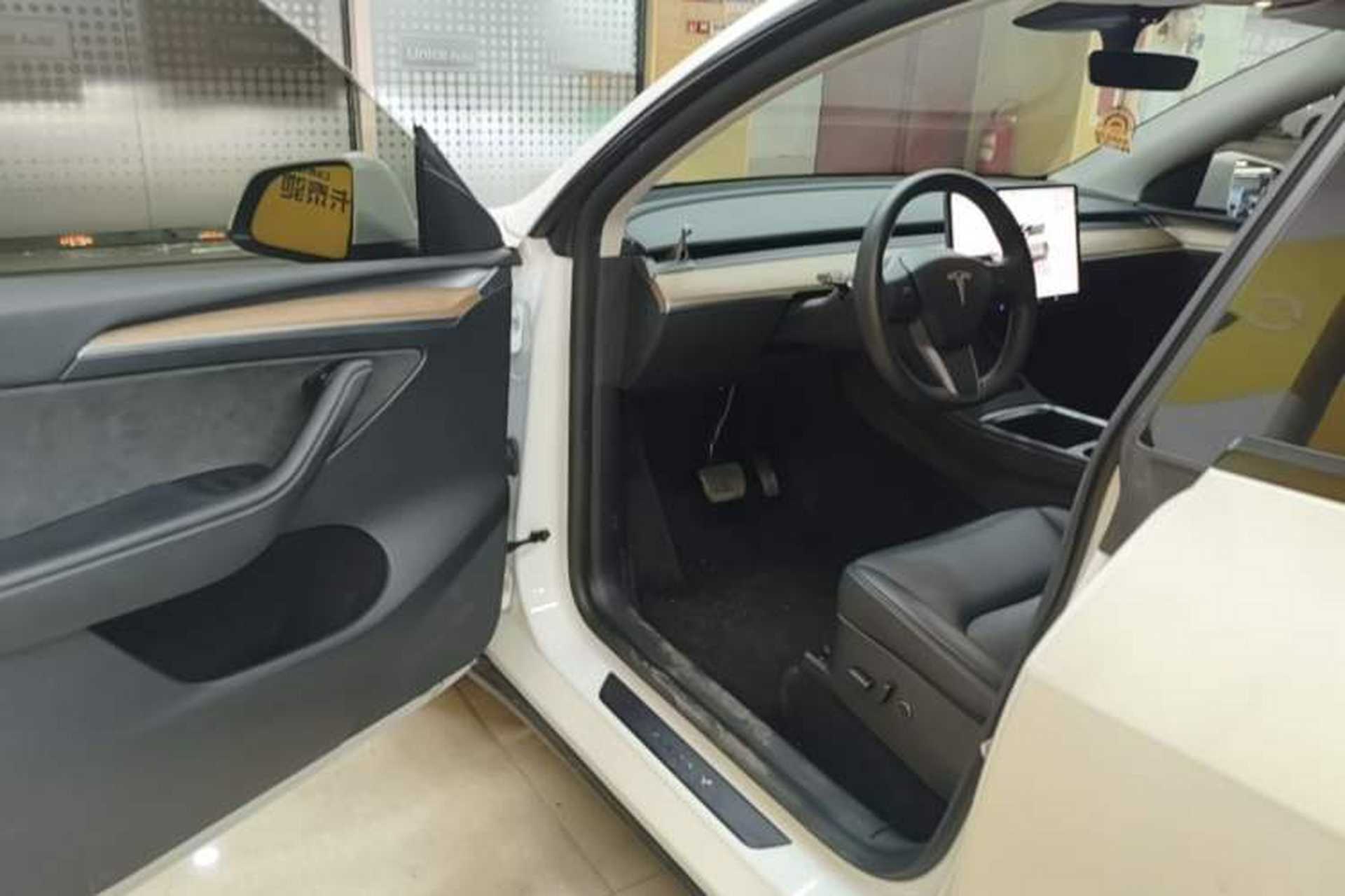 Used Tesla Model Y 2022 Rear-Wheel-Drive Version Driver Seat