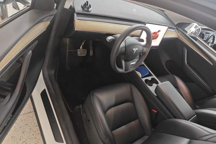 Used Tesla Model Y 2022 Rear-Wheel-Drive Version Driver Seat