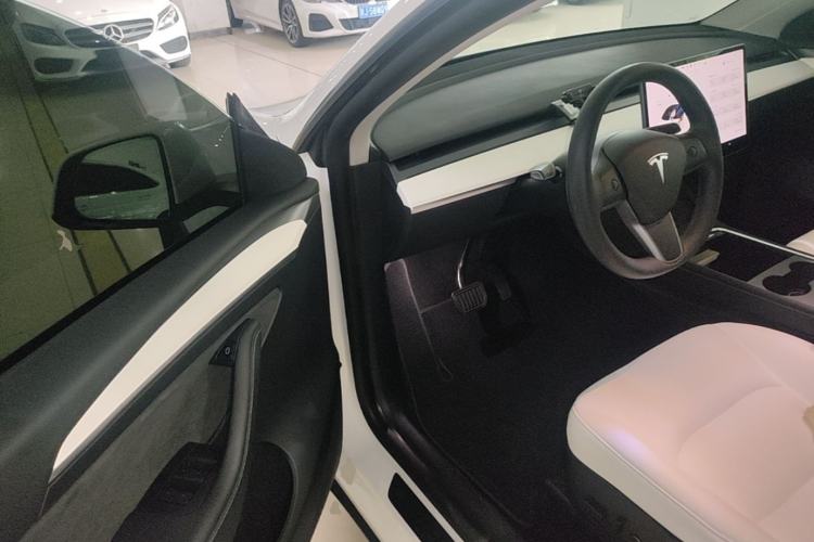 Used Tesla Model Y 2022 Rear-Wheel-Drive Version Driver Seat