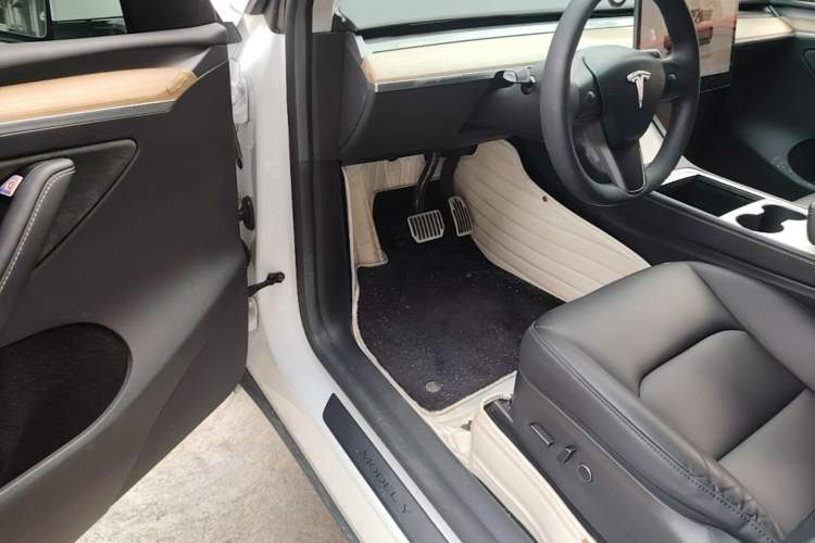 Used Tesla Model Y 2022 Revised Version Rear-Wheel Drive Driver Seat