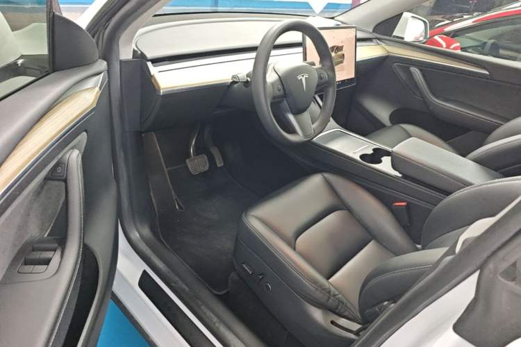 Used Tesla Model Y 2022 Revised Version Rear-Wheel Drive Driver Seat