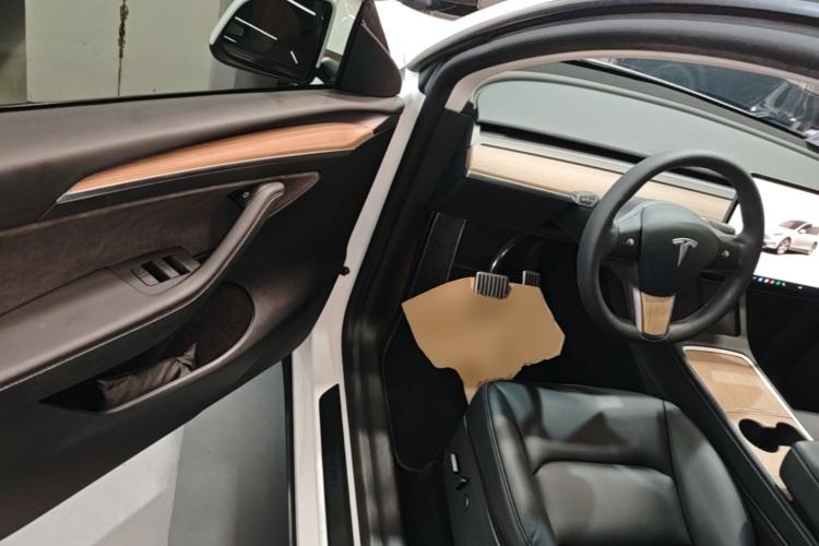 Used Tesla Model Y 2022 Rear-Wheel-Drive Version Driver Seat
