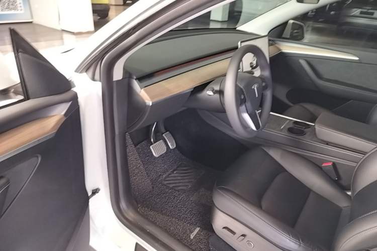 Used Tesla Model Y 2022 Rear-Wheel-Drive Version Driver Seat