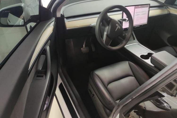 Used Tesla Model Y 2022 Rear-Wheel-Drive Version Driver Seat
