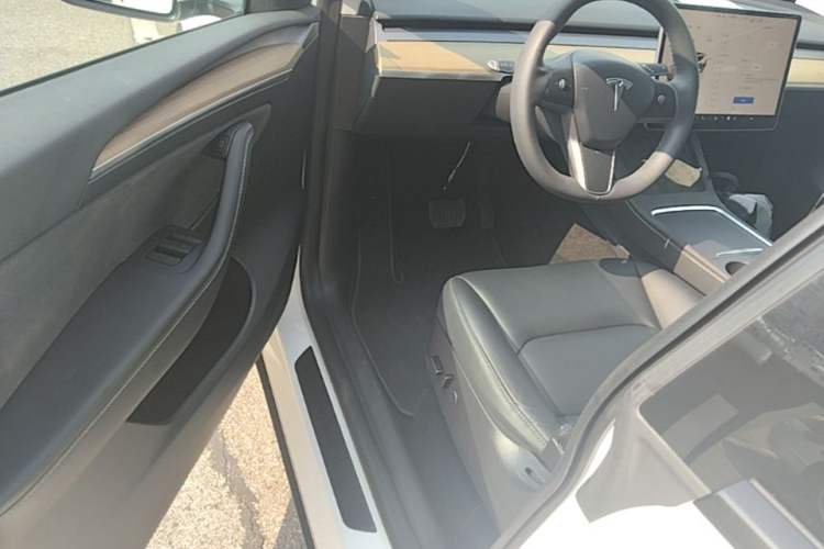 Used Tesla Model Y 2022 Revised Version Rear-Wheel Drive Driver Seat