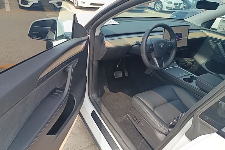 Used Tesla Model Y 2022 Rear-Wheel-Drive Version Driver Seat