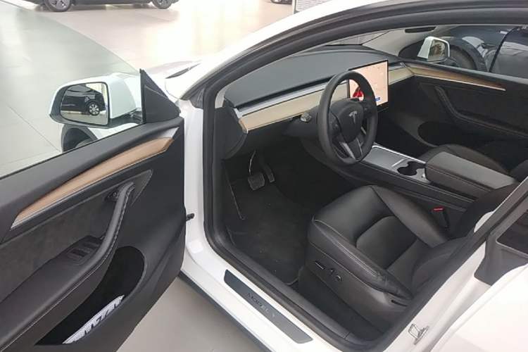 Used Tesla Model Y 2022 Revised Version Long-Range All-Wheel Drive Driver Seat
