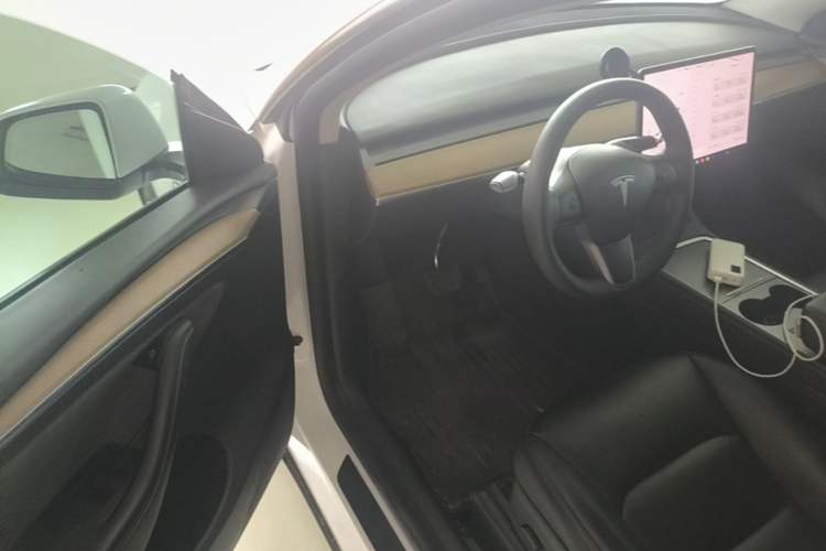 Used Tesla Model Y 2022 Rear-Wheel-Drive Version Driver Seat