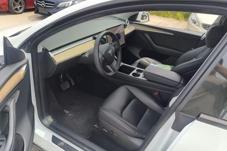 Used Tesla Model Y 2022 Revised Version Rear-Wheel Drive Driver Seat