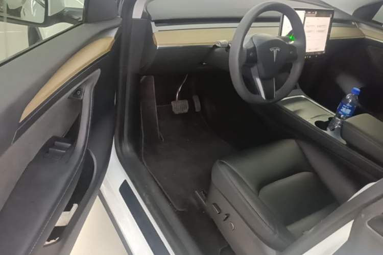 Used Tesla Model Y 2022 Revised Version Rear-Wheel Drive Driver Seat