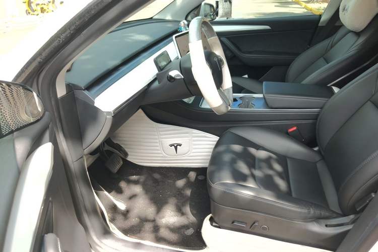 Used Tesla Model Y 2022 Rear-Wheel-Drive Version Driver Seat